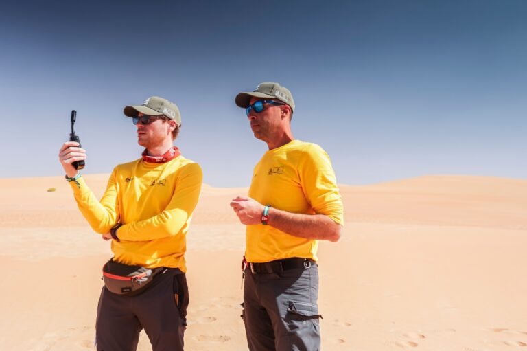 في-وسط-الصحراء.-76-مختصًّا-طبيًّا-يعملون-في-رالي-داكار-السعودية-2026