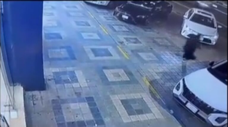 سيارة-2026-هدية-بطولتها.-فتاة-توقف-مركبة-قبل-الانزلاق-إلى-الطريق-وتمنع-كارثة-مروعة