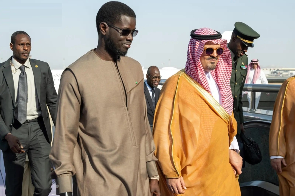 رئيس-السنغال-يصل-إلى-جدة-ونائب-أمير-مكة-المكرمة-يستقبله