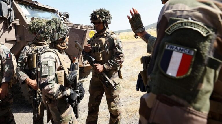 ماكرون:-فرنسا-ستعزز-وجودها-العسكري-في-جرينلاند-خلال-أيام