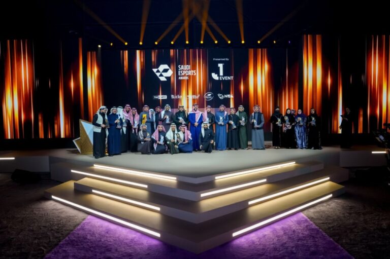 إسدال-الستار-على-النسخة-السادسة-من-جوائز-الاتحاد-السعودي-للرياضات-الإلكترونية
