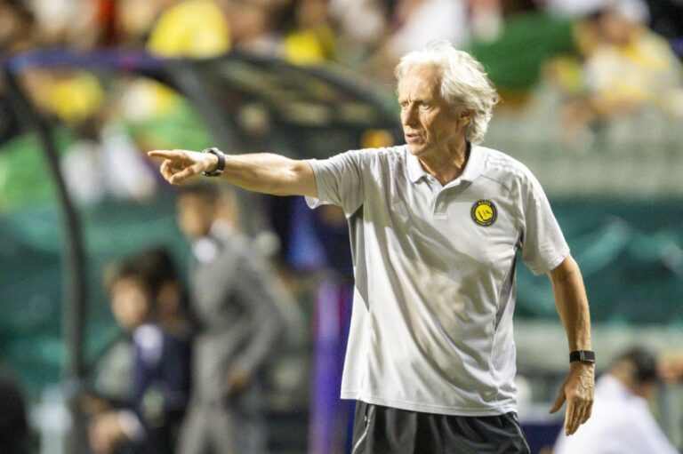 رئيس-الهلال-الأسبق-ردًا-على-جيسوس:-تصريحك-غريب-ومسيء-ولا-ينبغي-تجاهله