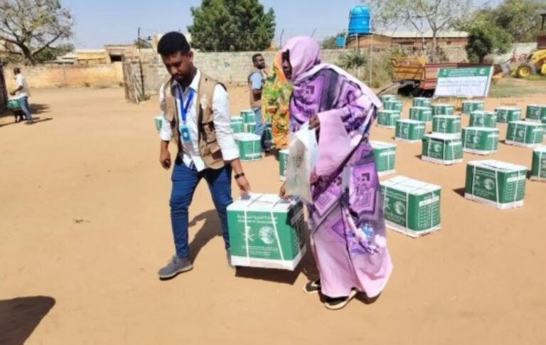 استفاد-منها-الآلاف.-مركز-الملك-سلمان-للإغاثة-يوزع-مساعدات-في-عدة-دول