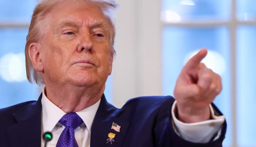 ترامب-يستخدم-سلاح-الرسوم-الجمركية-للضغط-في-ملف-غرينلاند.-ما-القصة؟