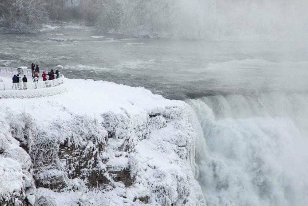 جزء-صغير-من-فلوريدا-المشمسة-يكتسي-بالثلج-للعام-الثاني-على-التوالي
