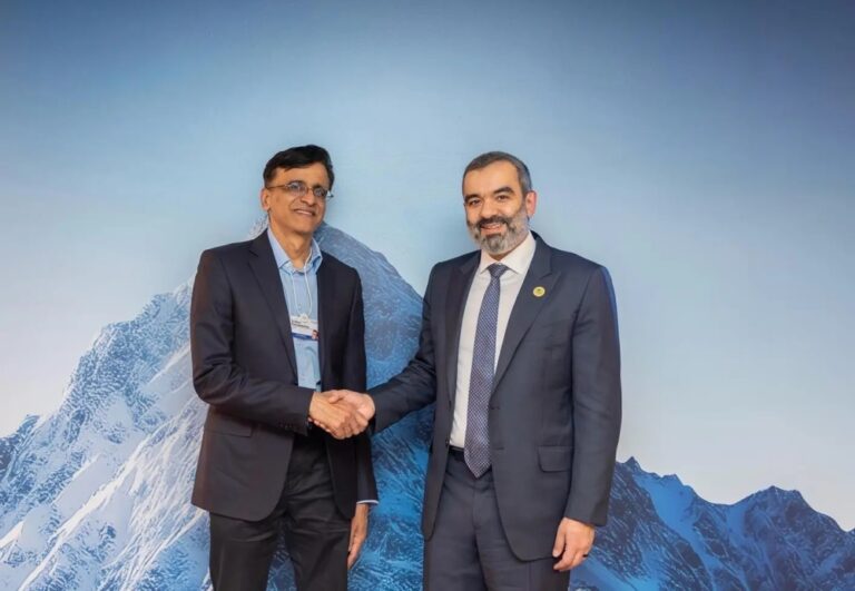 السواحة-يجتمع-بشركات-عالمية-لتطوير-الذكاء-الاصطناعي-والحوسبة-والبيانات