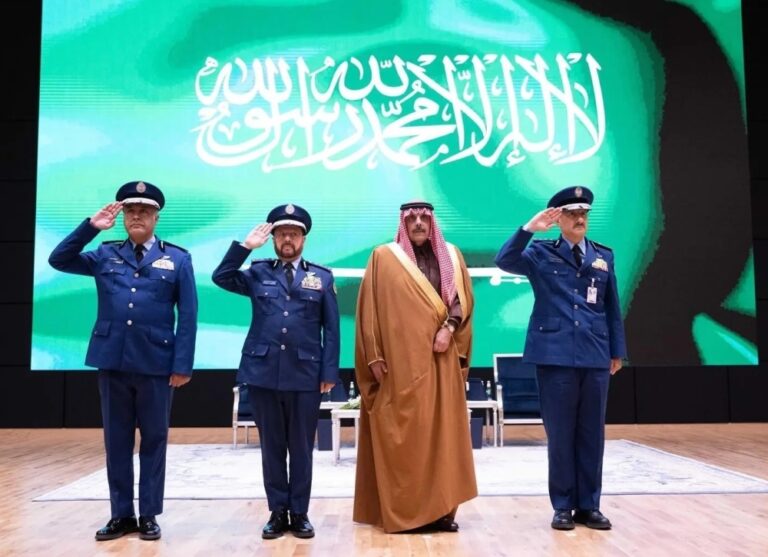 نائب-وزير-الدفاع-يرعى-حفل-تخريج-الدفعة-107-من-طلبة-كلية-الملك-فيصل-الجوية