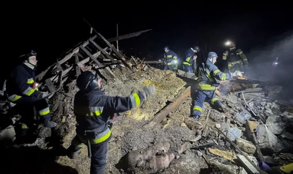 مقتل-4-وإصابة-5-وتضرر-منزلين-في-غارة-روسية-شرق-أوكرانيا