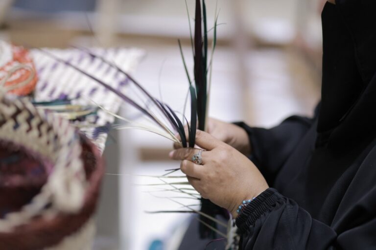 نظام-الحرف:-حظر-استيراد-«المقلد»-وإلزامية-«السجل».-ومهلة-سنة-للتصحيح