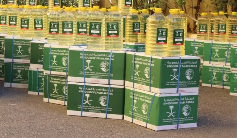 مركز-الملك-سلمان-يوزّع-866-سلة-غذائية-و866-كرتون-تمر-في-جبل-لبنان