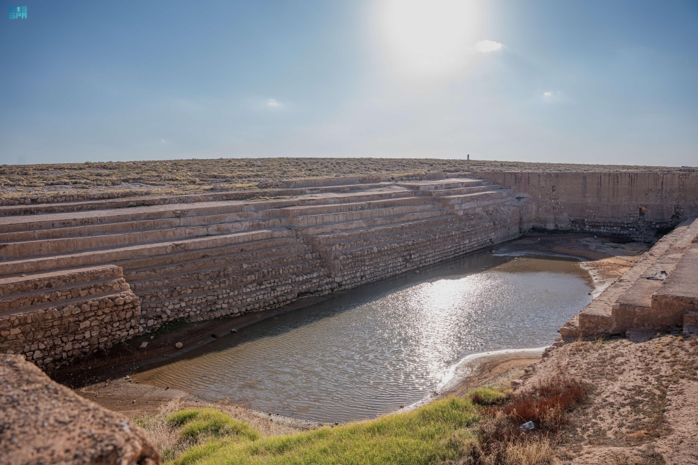 صور-|-بركة-“العشار”.-شاهد-معماري-مهيب-على-طريق-درب-زبيدة