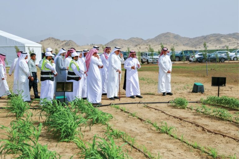 وزير-“البيئة-يُدشّن-طائرة-أبحاث-الاستمطار-في-مكة-ويتقد-التجهيزات-لرمضان