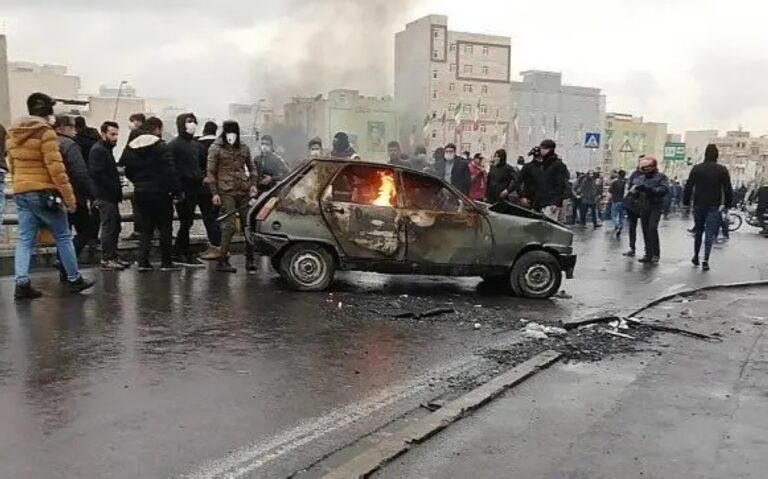 رغم-دعمها-الشعب.-فرنسا-لا-تفضل-التدخل-عسكريًا-في-إيران