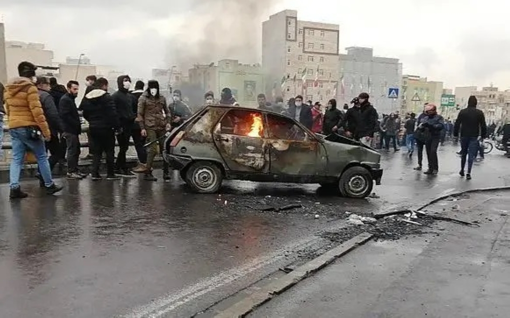 رغم-دعمها-الشعب.-فرنسا-لا-تفضل-التدخل-عسكريًا-في-إيران