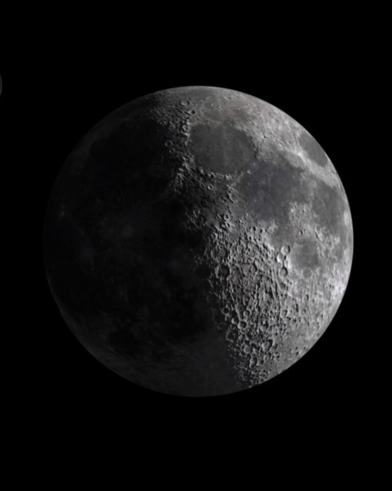 فلكية-جدة:-القمر-يزين-سماء-العالم-العربي-في-طور-التربيع-الأول-لشهر-شعبان