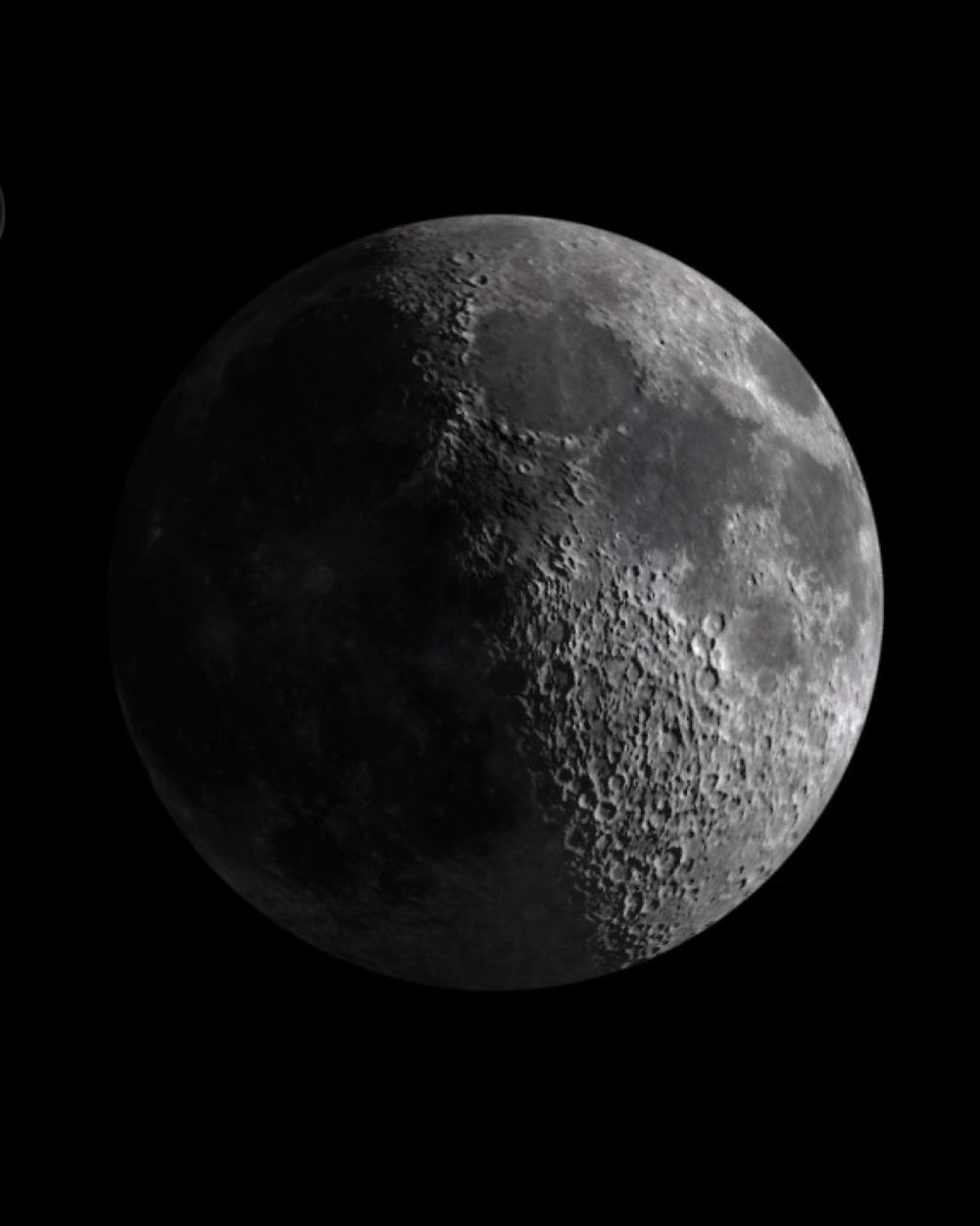 فلكية-جدة:-القمر-يزين-سماء-العالم-العربي-في-طور-التربيع-الأول-لشهر-شعبان