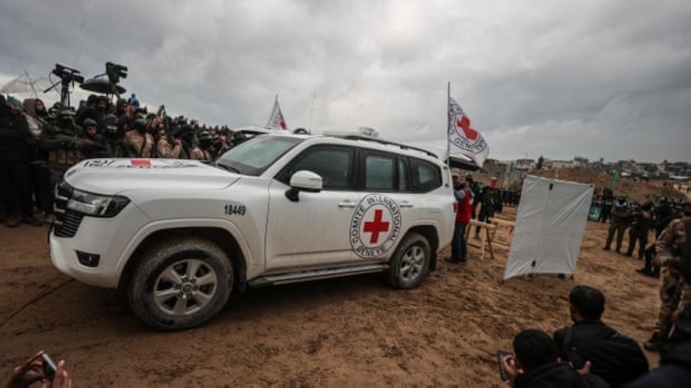 إسرائيل-تتسلم-رفات-آخر-رهينة-محتجز-في-قطاع-غزة.-وحماس-تُعلق