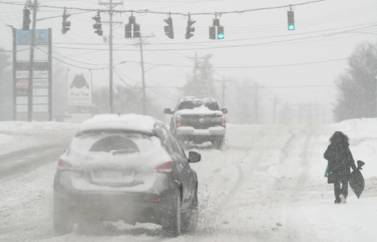 الولايات-المتحدة.-عاصفة-قطبية-تقتل-21-وتقطع-الكهرباء-عن-800-ألف-منزل