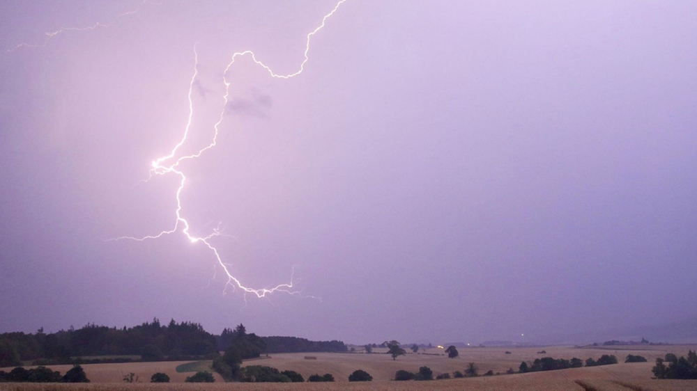 أمطار-رعدية-ورياح-نشطة-تحد-من-مدى-الرؤية-الأفقية.-اعرف-أماكنها