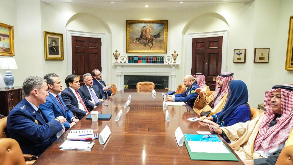 وزير-الدفاع-يبحث-جهود-السلام-مع-وزيري-الخارجية-والحرب-الأمريكيين