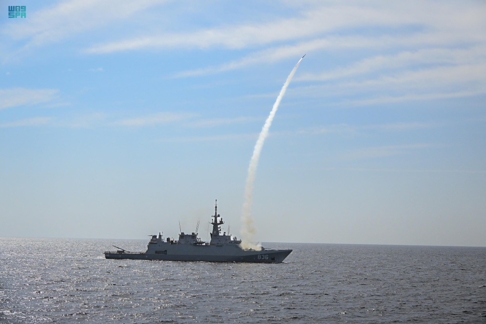 البحرية-السعودية-والعُمانية-تنفذان-رماية-بالصواريخ-ضمن-“رياح-السلام”