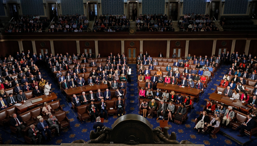 أمريكا.-مجلس-الشيوخ-يتبنى-قانونا-لتفادي-شلل-مالي-فدرالي-طويل-الأمد