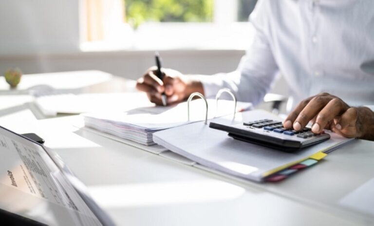 “غرفة-عمليات-رقمية”-لضبط-مؤشرات-الأداء-في-اللجان-الزكوية-والضريبية