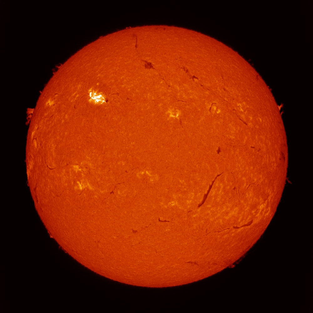 عاجل:-باحث-فلكي:-الشمس-تنشط-بقوة-وتُطلق-5-انفجارات-من-أعلى-فئة-خلال-24-ساعة