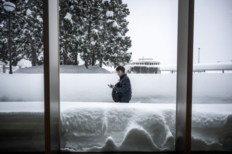 صور|-تساقط-كثيف-للثلوج-في-اليابان.-ومقتل-30-شخصًا