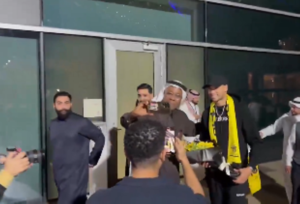 عاجل.-يوسف-النصيري-يصل-إلى-جدة-للانتظام-بصفوف-الاتحاد