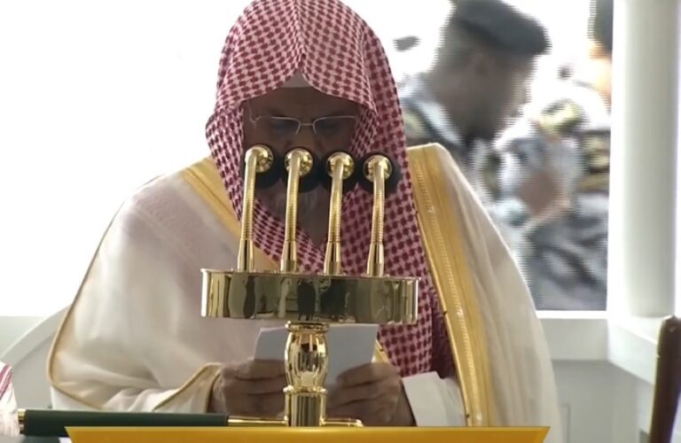 خطيب-المسجد-الحرام:-صلاح-القلب-هو-منبع-النعيم-في-الدنيا-والآخرة