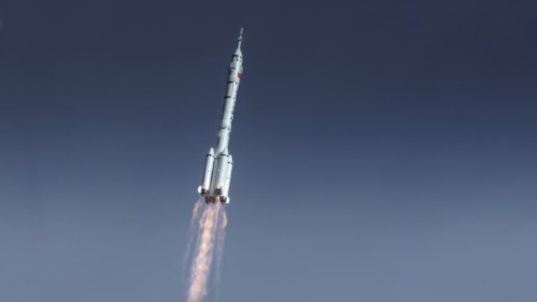 الصين-تعزز-قدراتها-الفضائية-بإطلاق-مركبة-تجريبية-متطورة