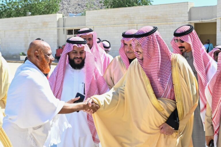 محافظ-الطائف-يتفقد-ميقاتي-السيل-الكبير-ووادي-محرم-وجاهزية-الخدمات