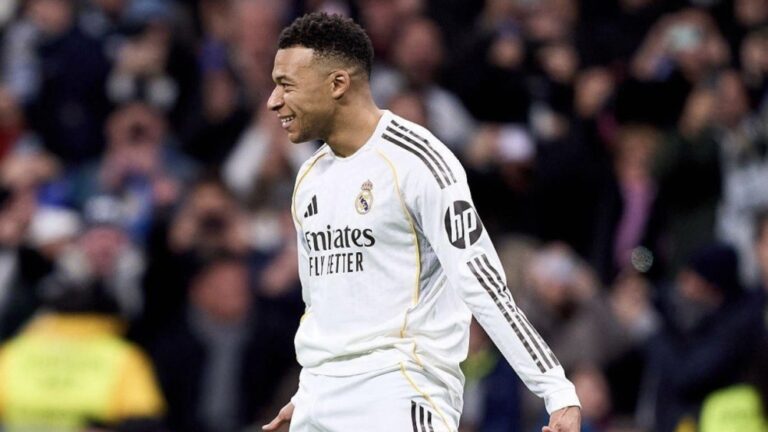 كيليان-مبابي-يدخل-في-نقاش-حاد-مع-حكم-مباراة-فالنسيا-وريال-مدريد