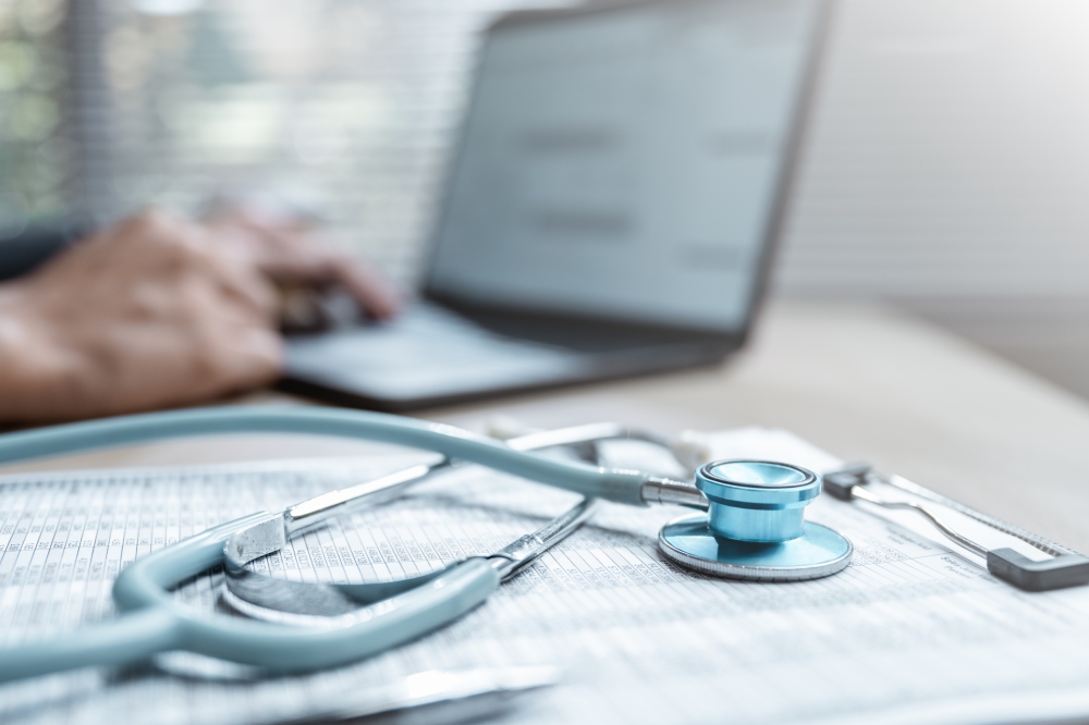 ”لجنة-خماسية“-ومهلة-اعتراض.-ضوابط-لتقويم-”تدني-أداء“-الممارسين-الصحيين