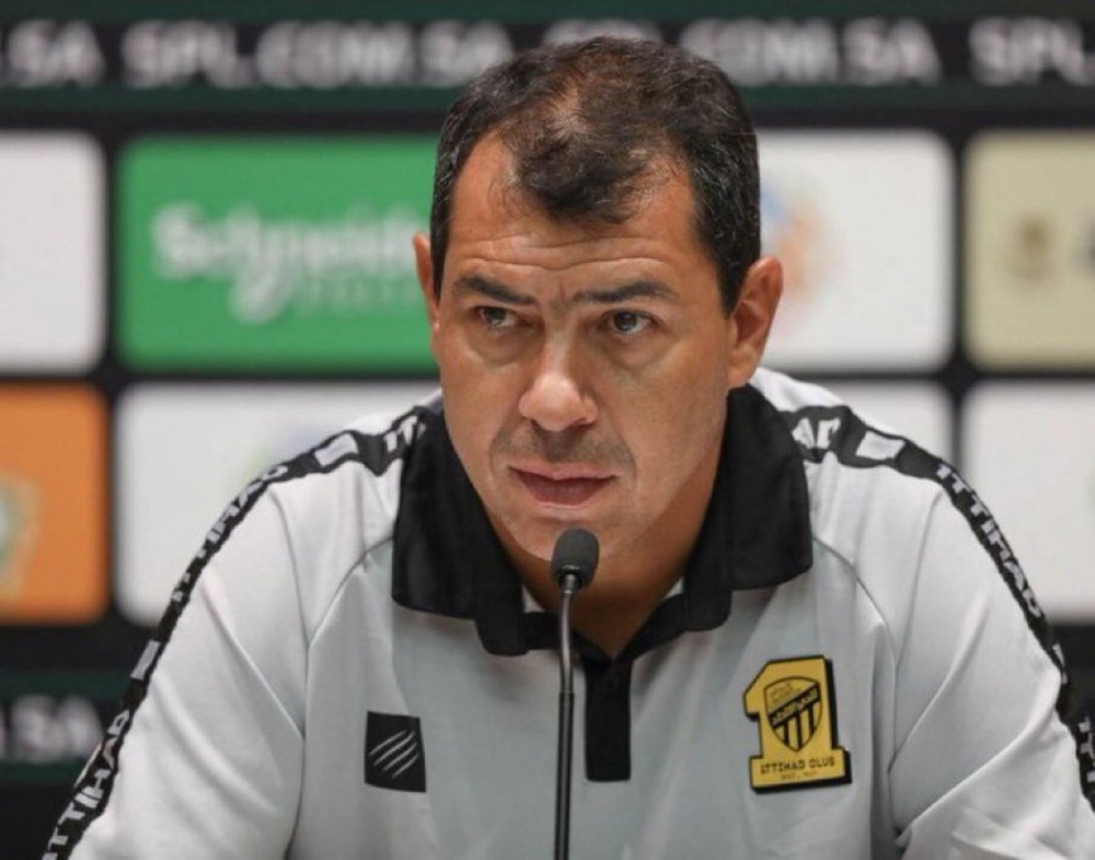 مصادر-الميدان:-فابيو-كاريلي-مدربا-لـ-ضمك-حتي-نهاية-الموسم