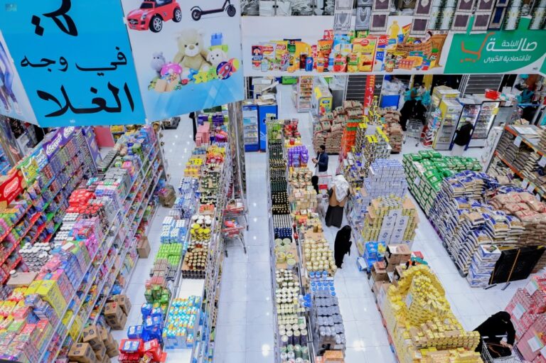 ضبط-49-مخالفة.-تصاعد-الحركة-الشرائية-قبيل-رمضان-في-الباحة