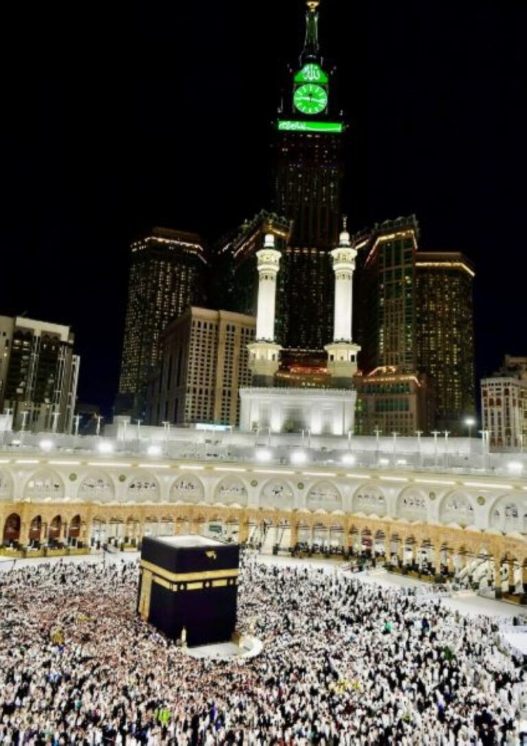 شاهد|-أجواء-روحانية-في-أول-صلاة-تراويح-من-شهر-رمضان-بالمسجد-الحرام