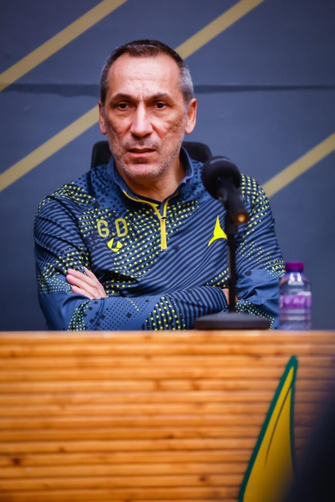 دونيس:-مواجهة-نيوم-تحتاج-للتركيز-والانضباط-التكتيكي.-وجاهزون-لها