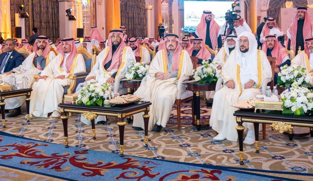 برعاية-خادم-الحرمين.-أمير-الرياض-يكرّم-الفائزين-بجائزة-الملك-سلمان-لحفظ-القرآن