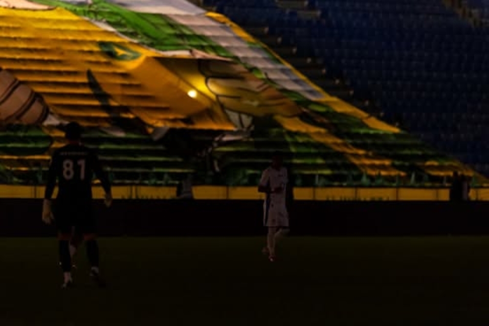 نيوم والخليج: السعودية للكهرباء توضح أسباب تعطل الإضاءة أثناء المباراة. 50 عاجل.-السعودية-للكهرباء-تكشف-سبب-انقطاع-التيار-الكهربائي-في-مباراة-نيوم-والخليج