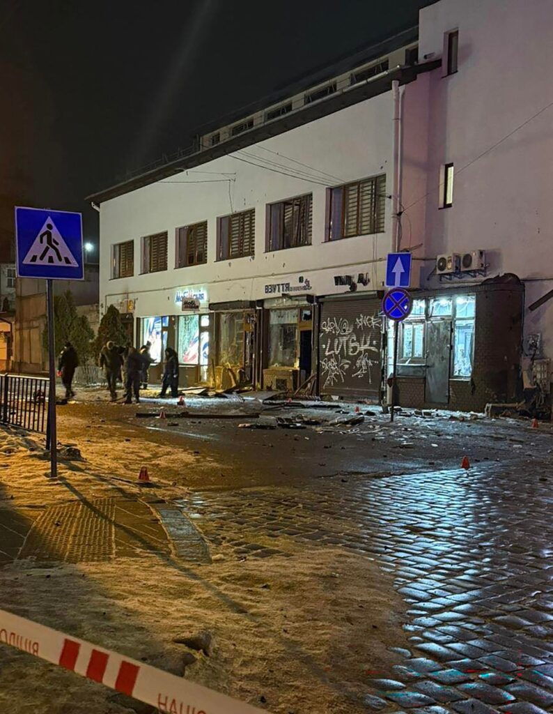 أوكرانيا: انفجارات متتالية تخلف قتيلة وعشرات الجرحى. 63 أوكرانيا.-مقتل-شرطية-وإصابة-14-شخصا-في-سلسلة-انفجارات