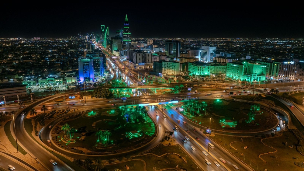 الرياض تتألق بـ 5 آلاف فانوس احتفالاً باليوم الوطني. 37 احتفاءً-بيوم-التأسيس.-5-آلاف-إنارة-جمالية-تزين-شوارع-الرياض