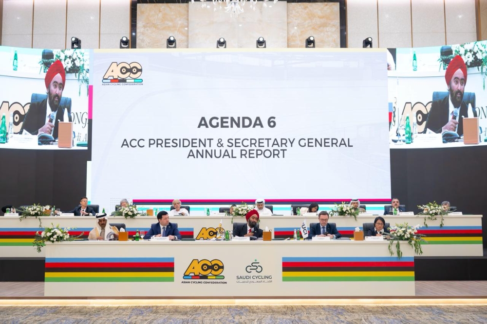 رياض تُبهر الاتحاد الدولي للدراجات باستضافة عالمية. 43 الاتحاد-الدولي-للدراجات-يثمن-جهود-المملكة-في-تنظيم-منصة-uci-ومؤتمر-acc-بالرياض