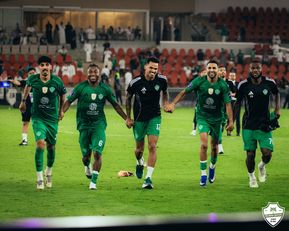 الأهلي والرياض: قمة حاسمة بين أطماع الصدارة وضرورة النجاة. 45 الخميس-صراع-القمة-والقاع.-الأهلي-يصطدم-بالرياض-في-مواجهة-الهروب-والصدارة