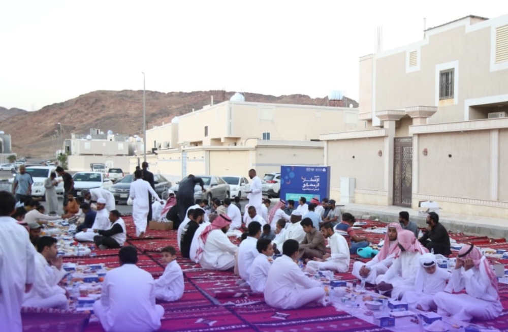 المدينة المنورة: 29 مائدة رحمن تضيء الأسبوع الأول من رمضان. 59 تنظيم-29-مائدة-إفطار-بأحياء-المدينة-المنورة-خلال-الأسبوع-الأول-من-رمضان