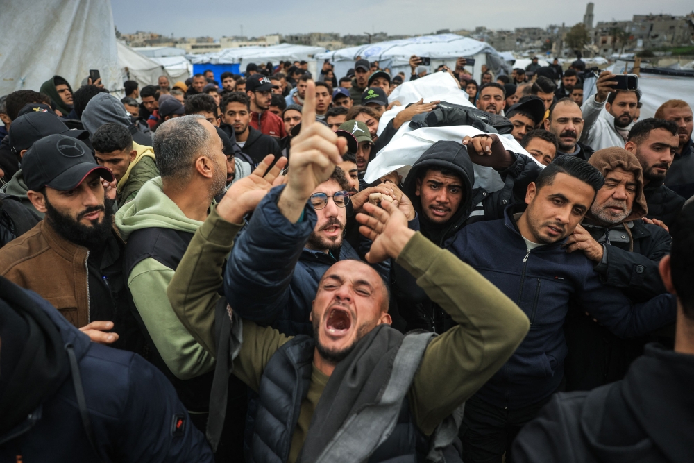 غزة: شاب فلسطيني يسقط قتيلاً برصاص الجيش الإسرائيلي. 59 استشهاد-فلسطيني-برصاص-الاحتلال-الإسرائيلي-في-قطاع-غزة