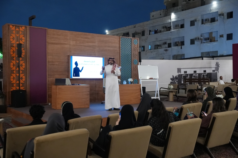 في جولة لـ "اليوم".."رواق الكتاب" يُشعل قناديل المعرفة في جدة التاريخية 6 في-جولة-لـ-“اليوم”.”رواق-الكتاب”-يُشعل-قناديل-المعرفة-في-جدة-التاريخية