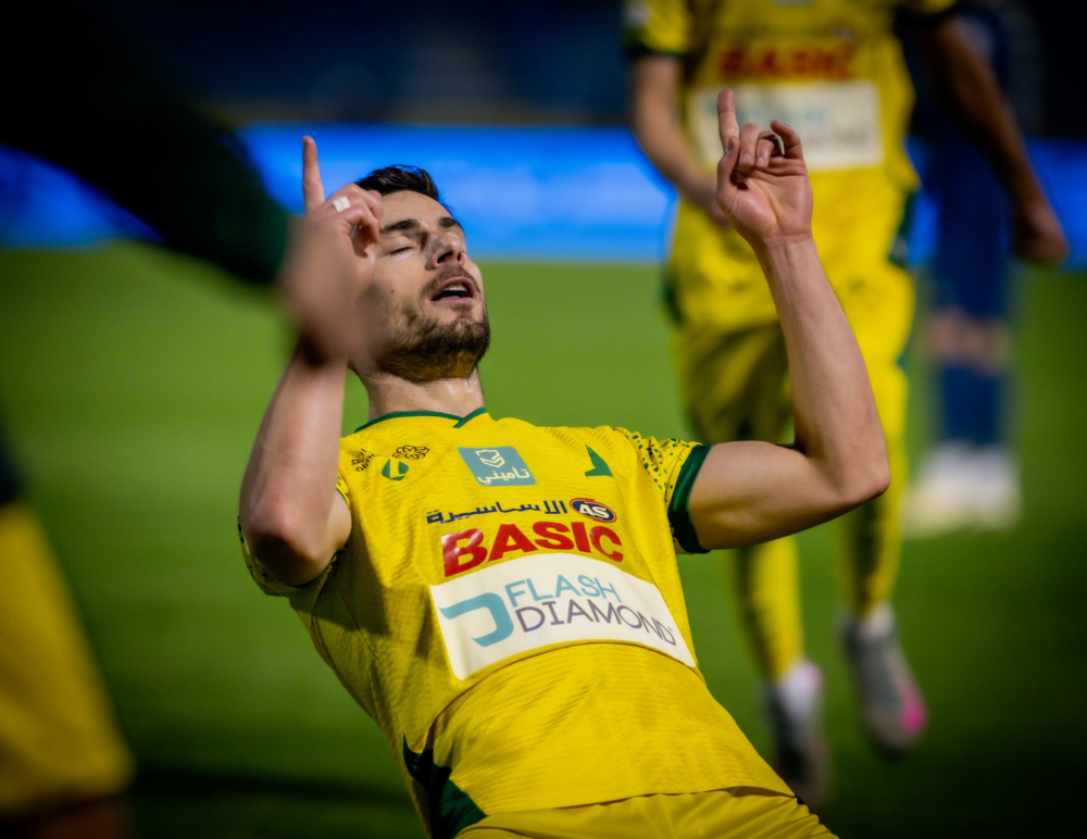 الخليج يقلب الطاولة على الحزم بثنائية مثيرة في دوري روشن السعودي 48 الخليج-يقلب-الطاولة-على-الحزم-بثنائية-مثيرة-في-دوري-روشن-السعودي