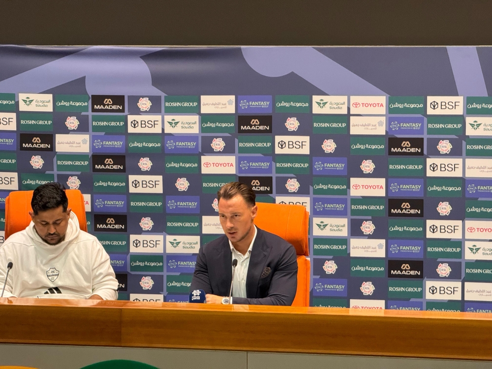 يايسله: الديربيات تُكسب ولا تُلعب.. وفخور بلاعبي الأهلي 49 يايسله:-الديربيات-تُكسب-ولا-تُلعب.-وفخور-بلاعبي-الأهلي